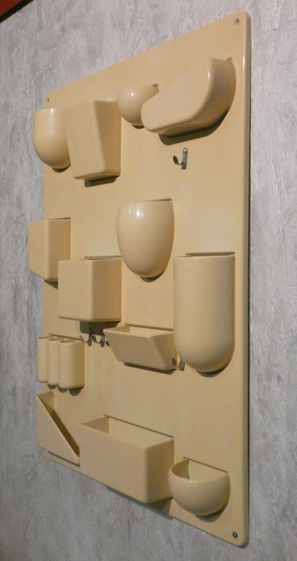 Portaoggetti da Parete Uten.Silo di Dorothee Maurer per Design M, Monaco  1969 – Amarcord Officina di Ricerca – Modena – Italy