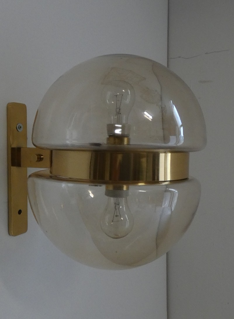 APPLIQUE A DOPPIA CALOTTA IN VETRO E OTTONE- ITALIA ANNI 60