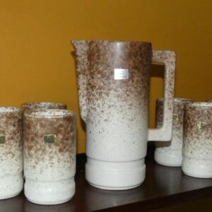 CARAFFA CON BICCHIERI IN CERAMICA DI ALBINO REGGIORI PER CERAMICA LAVENO, ITALIA ANNI 70