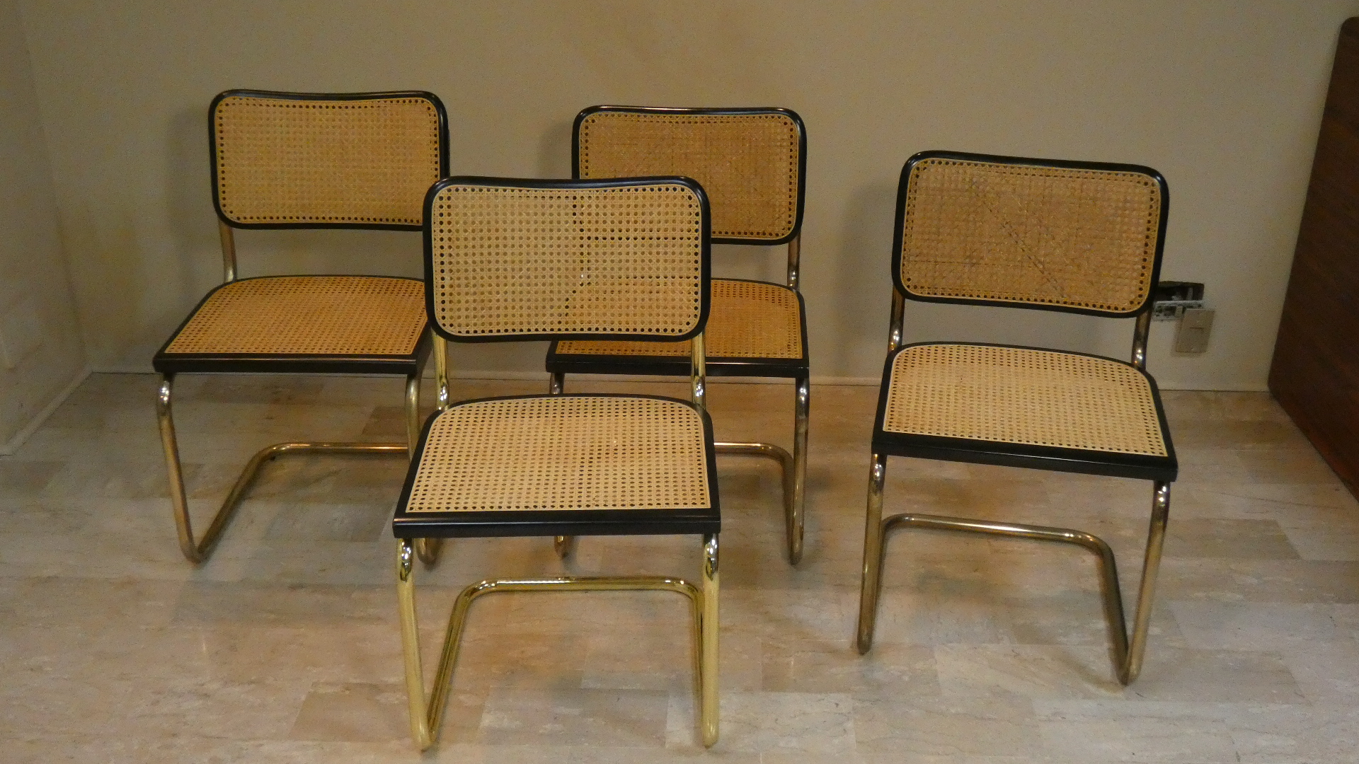 SEDIE CANTILEVER IN FAGGIO E ACCIAIO OTTONATO "CESCA" NELLO STILE MARCEL BREUER ITALIA ANNI '80 SET DI 4 PZ - immagine 31