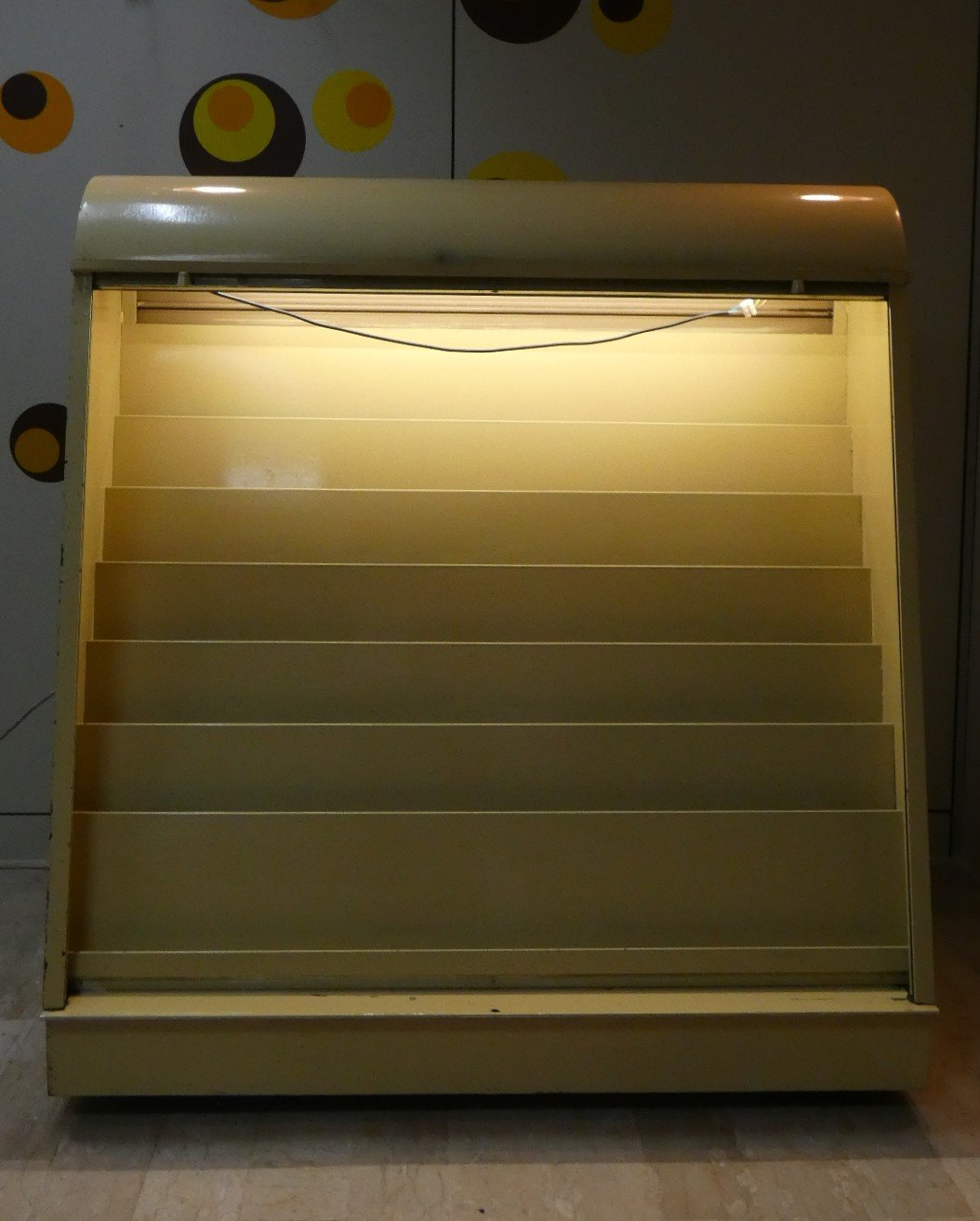 STORAGE/ESPOSITORE IN FERRO VERNICIATO CON CHIUSURA A SERRANDA, ITALIA ANNI '60 - immagine 14